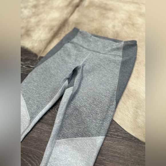 Outdoor Voices Leggings Small Tri Tone Grey Graphite Ash Dove Gray NWOT - Picture 2 of 5